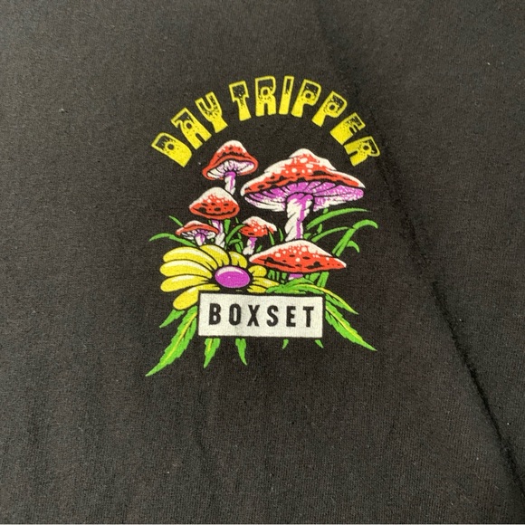 BOXSET MENS MEDIUM CREW NECK T SHIRT DAY TRIPPER MUSHROOMS UNISEX CHEECH 100% - Picture 5 of 10